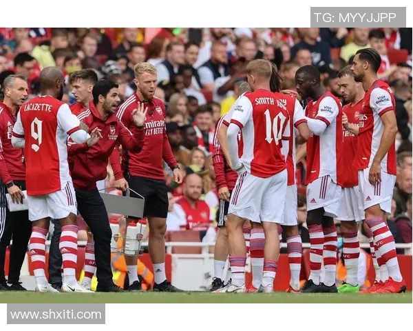 尤文图斯大胜阿森纳6-2赛场瞬间引发热烈讨论与焦点分析